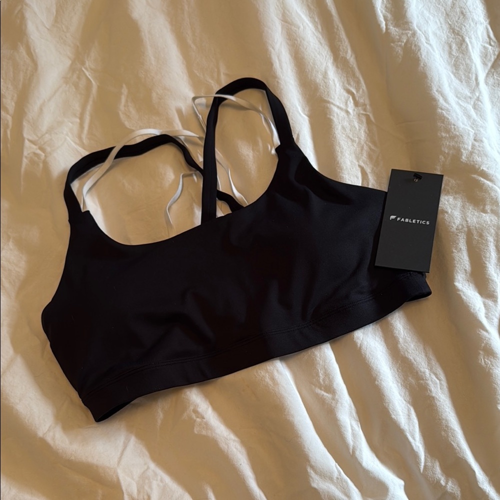 NWT Black Fabletics Black Sports Bra Medium